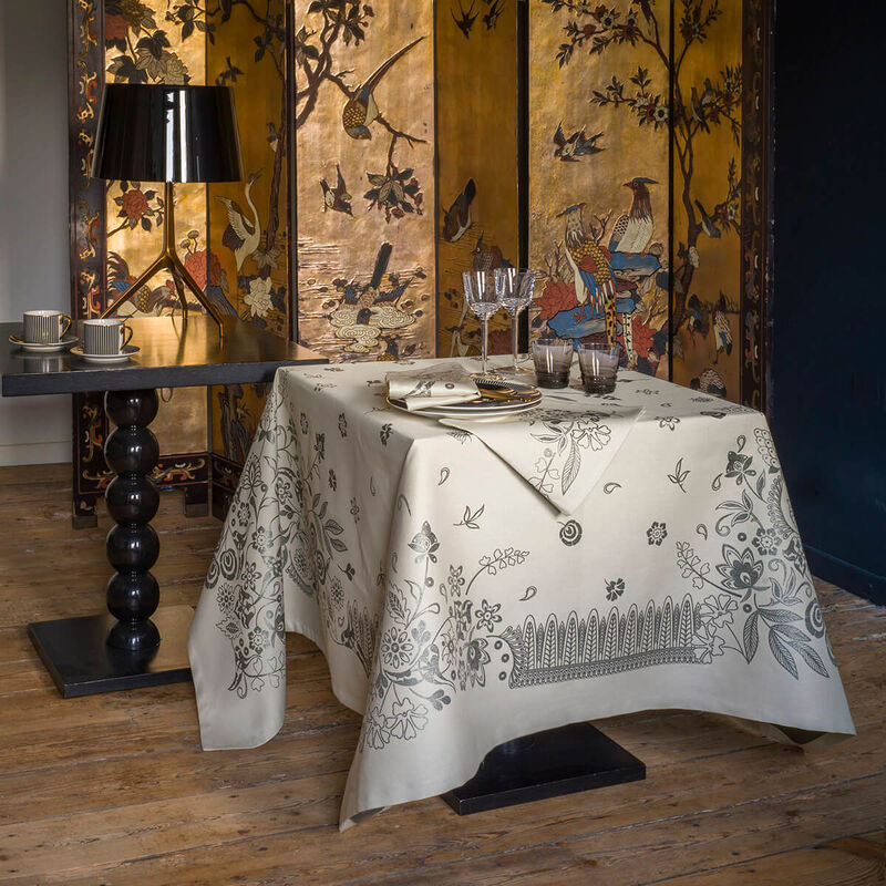 Tablecloth Haute Couture Caviar 175x175 47% linen/ 43% cotton/ 10% polyester, , hi-res image number 0