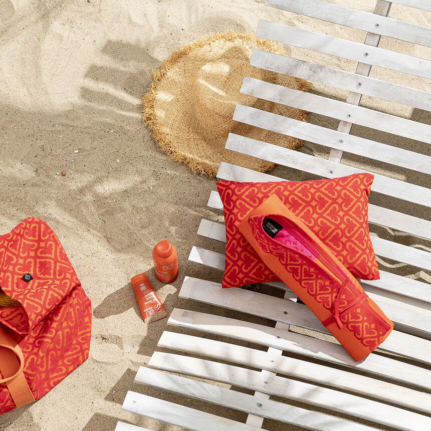 Beach cushion Mono&iuml; Red 32x25 100% cotton, , hi-res image number 0