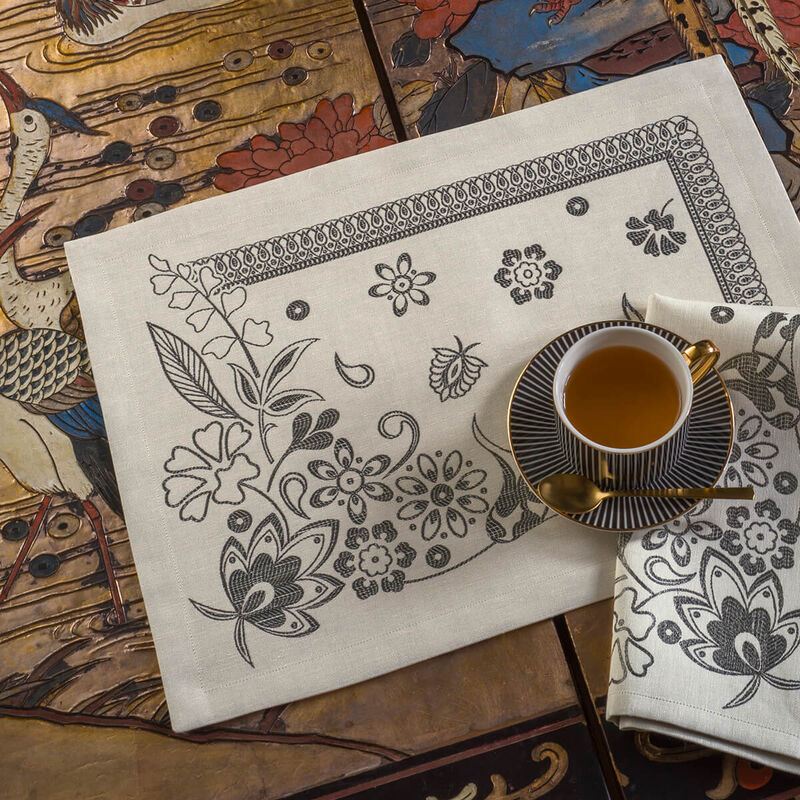 Placemat Haute Couture Caviar 50x36 47% linen/ 43% cotton/ 10% polyester, , hi-res image number 0