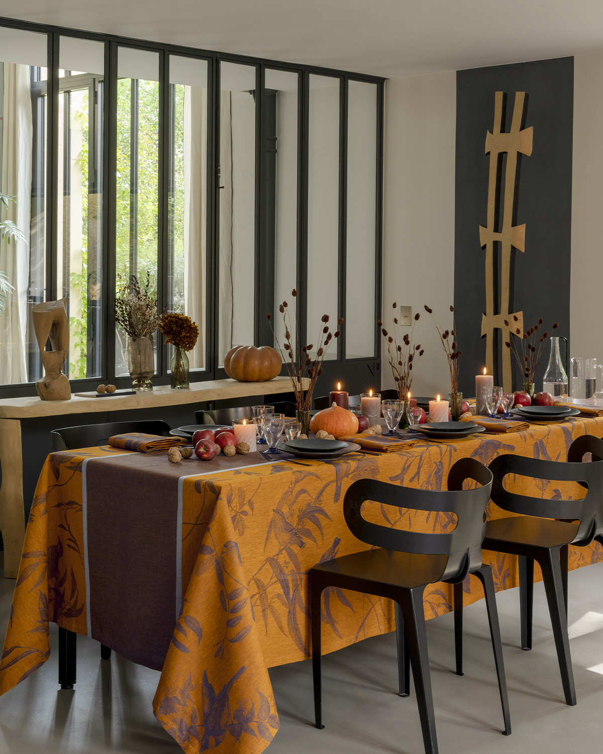Tablecloth from the Volière collection by Quinsaï
