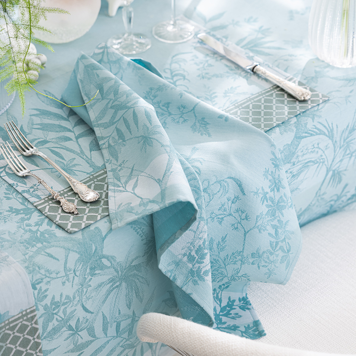 High quality table linen : Tablecloths, napkins, table runners | Le ...