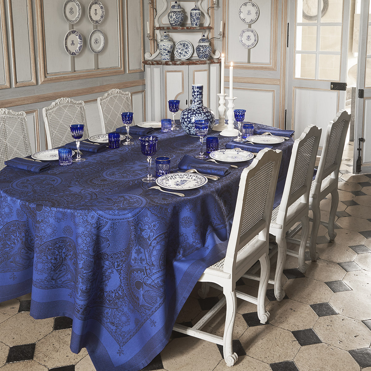 High quality fabric tablecloths Made in France Le Jacquard Français